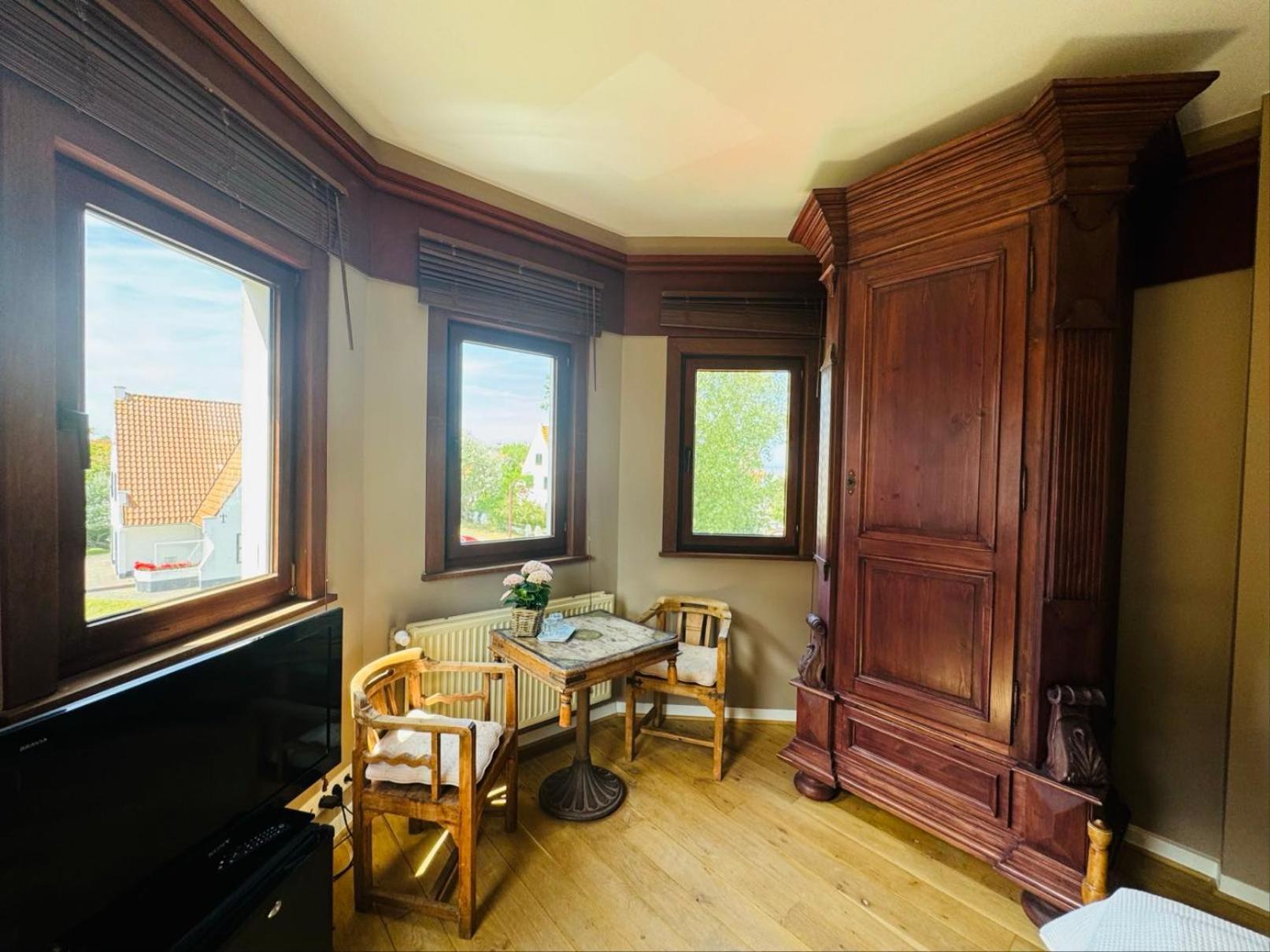 Ruime Slaapkamers Met Badkamers In Belle Epoquevilla- Concessiewijk De Haan Esterno foto